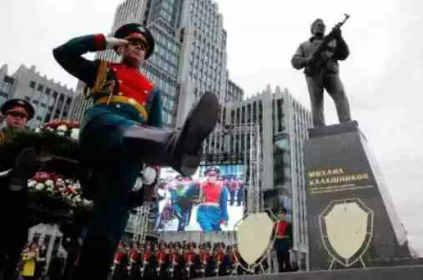 Russia Unveils A Statue In Honour Of AK-47 Inventor, Kalashnikov (Photos)